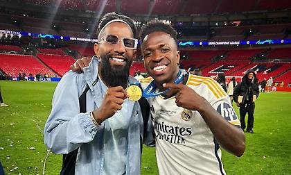 Είδε τον τελικό του Champions League ο Ροντινέι και φωτογραφήθηκε με τη… μισή Ρεάλ