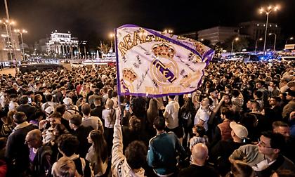 Η νύχτα... μέρα στην πλατεία Θιμπέλες για τη 15η κούπα της Ρεάλ!