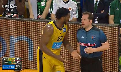 Ο Άρης χρεώθηκε με 5 ομαδικά φάουλ στα πρώτα 56 δευτερόλεπτα της 2ης περιόδου!