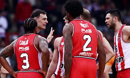 Ζέρβας: «Αουτσάιντερ στους τελικούς ο Ολυμπιακός, τι ισχύει με Τζέιμς και Ντόρσεϊ»