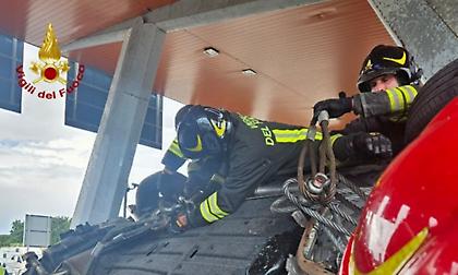 Τραγωδία στην Ιταλία: Τρεις νεκροί και πέντε τραυματίες σε διόδια αυτοκινητόδρομου