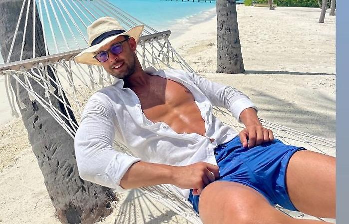 Στις Μαλδίβες για τις καλοκαιρινές του διακοπές μαζί με τη σύζυγό του ο Μπρινιόλι