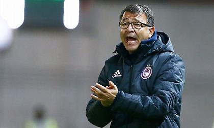 Τάκης Λεμονής για το Conference του Ολυμπιακού: «Το Γουέμπλεϊ τελείωσε, πλέον υπάρχει η Φιλαδέλφεια»