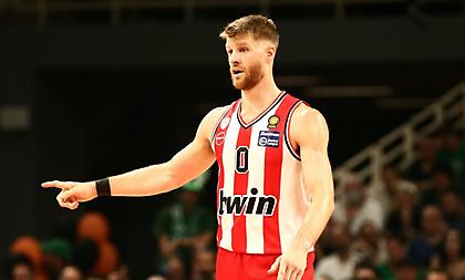 Βγήκε μπροστά ο Γουόκαπ με συνεχόμενα τρίποντα