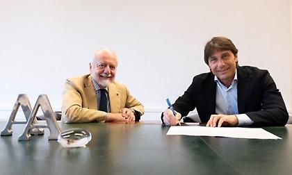 Υπέγραψε ο Κόντε στη Νάπολι