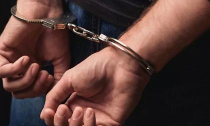 Συνελήφθη 23χρονος με ένταλμα για απόπειρα ανθρωποκτονίας και ληστεία