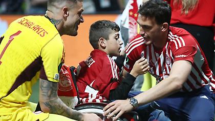 Ο Γιαννάκης πηγαίνει στον τελικό του Conference League, αλλά δεν μπορεί να πάει στην τάξη του