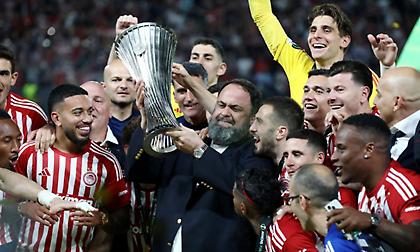 Ολυμπιακός: Οι κούπες του Conference και του Youth League στο λιμάνι της Αίγινας!