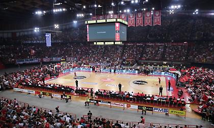 Προσωρινή διακοπή για υβριστικά συνθήματα στο ΣΕΦ