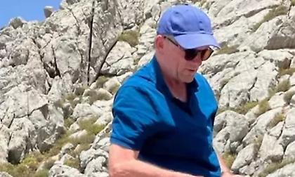 «Περίεργη ιστορία, υπάρχουν ερωτήματα»: Τι δηλώνει για την εξαφάνιση του Michael Mosley ο δήμαρχος Σύμης