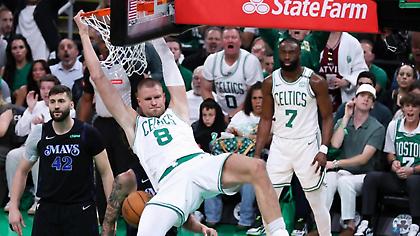 Πορζίνγκις και Μπράουν «έλαμψαν» απέναντι στους Μάβερικς