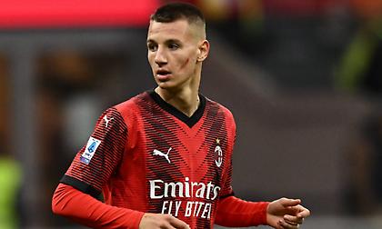 Μίλαν: Υπογράφει νέο συμβόλαιο έως το 2027 ο Καμάρντα