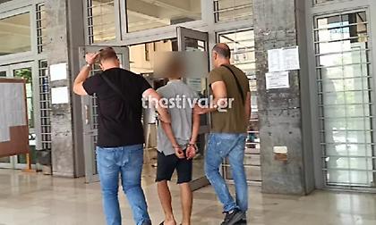 «Άγνωστοι με έγδυσαν και μου έβαλαν φωτιά», ανέφερε ο 25χρονος για εμπρησμό στο Σέιχ Σου