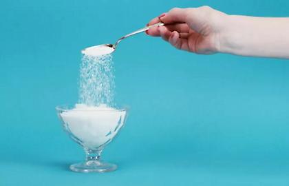 Κοινή γλυκαντική ουσία συνδέεται με έμφραγμα και εγκεφαλικό - Τι έδειξε νέα μελέτη