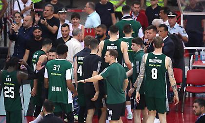 Παναθηναϊκός AKTOR: 100 φίλοι της ομάδας βρέθηκαν στο ΟΑΚΑ στηρίζοντας και εκφράζοντας την πίστη τους στους «πράσινους»