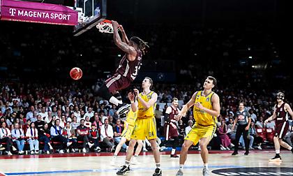 Με σύμμαχο την άμυνα, «έπνιξε» την Άλμπα και έκανε το πρώτο βήμα για τον τίτλο η Μπάγερν!