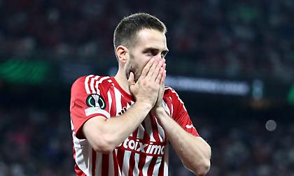 Το κλάμα του Φορτούνη και η... μπέρτα του Ροντινέι: Το ξέσπασμα των παικτών του Ολυμπιακού στη λήξη του τελικού!