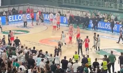 Ο Σλούκας αγνόησε τη χειραψία του Γουόκαπ μετά το trash talking με Κάνααν