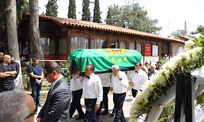 Σύσσωμος ο Παναθηναϊκός στο τελευταίο αντίο στον Πάρη Δερμάνη