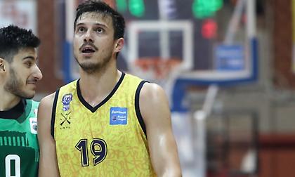 Ανανέωσε με Γόντικα το Λαύριο