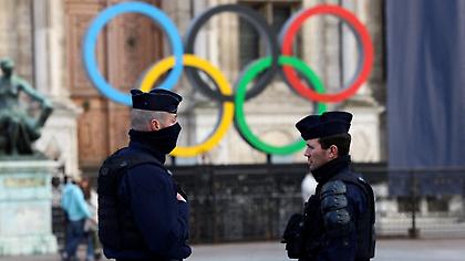 Γαλλία: Δίμηνος «καύσωνας» για τις αρχές με πολλαπλές προκλήσεις