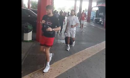 Έφτασε στο ΣΕΦ η αποστολή του Ολυμπιακού για τον τέταρτο τελικό