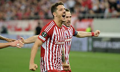 «Θέλει Γιόβετιτς η Κόμο, τι ισχύει για Φιορεντίνα»