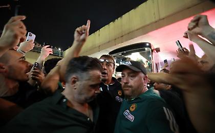 «Ένα ακόμα»: Τι έλεγαν οι άνθρωποι του Παναθηναϊκού στους οπαδούς που τους αποθέωναν!