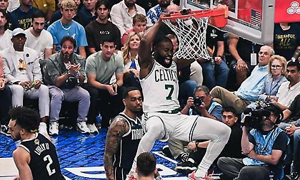 Κυρίαρχοι οι Σέλτικς κόντρα στους Μάβερικς, αγκάλιασαν τον τίτλο