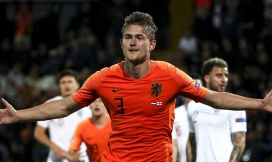 Παντρεύτηκε στο… ρεπό του ο Ντε Λιχτ! Παντρεύτηκε στο… ρεπό του ο Ντε Λιχτ!