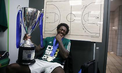 Φραστικό επεισόδιο του Ναν με τη σύζυγό του!