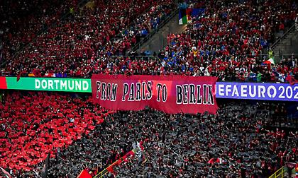 Σείεται το Signal Iduna Park από 40.000 και πλέον Αλβανούς φιλάθλους στο ματς με την Ιταλία!
