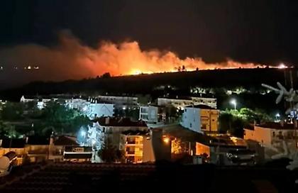 Κοζάνη: Φωτιά σε δύσβατη περιοχή στις παρυφές της πόλης - Μάχη με τις φλόγες τη νύχτα για να μην φτάσει στα σπίτια