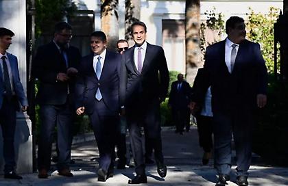 Σε εξέλιξη η συνεδρίαση του νέου υπουργικού, με το βλέμμα σε καθημερινότητα, ακρίβεια και μεταρρυθμίσεις