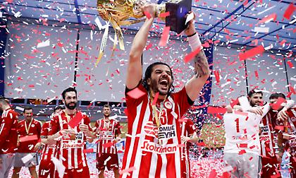 Πρωταθλητής Ελλάδας ο Ολυμπιακός, πάτησε το γκάζι και εκθρόνισε την ΑΕΚ!