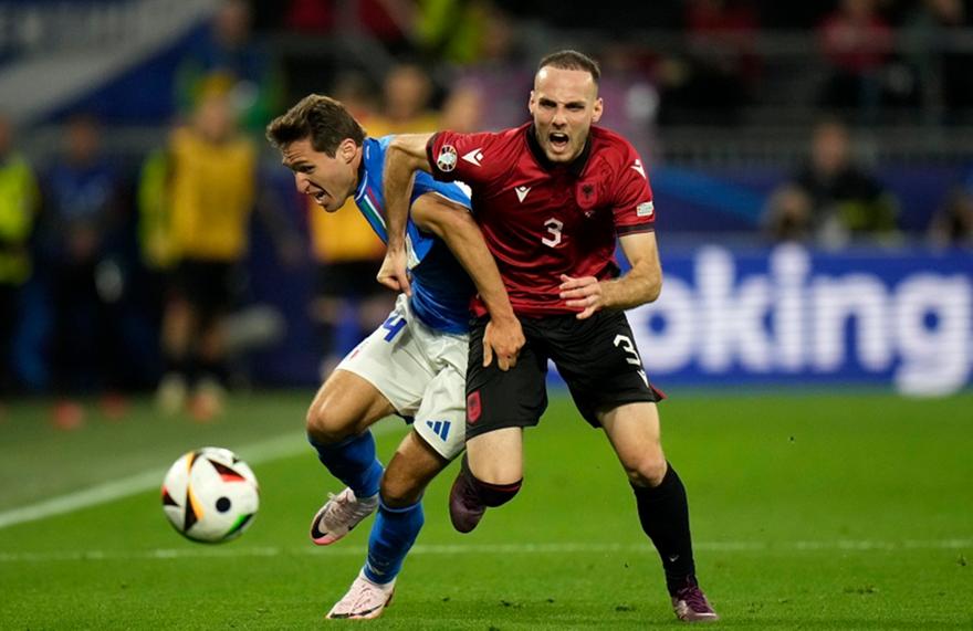 Στα πόδια του Μιτάι η… μισή Serie A: Τον είδαν κόντρα στην Ιταλία οι Γιουβέντους, Λάτσιο, Μπολόνια! Στα πόδια του Μιτάι η… μισή Serie A: Τον είδαν κόντρα στην Ιταλία οι Γιουβέντους, Λάτσιο, Μπολόνια!