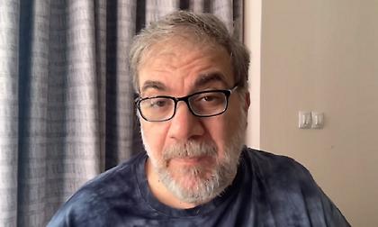 Συγκινητικό βίντεο του Δημήτρη Σταρόβα να μιλάει –με κόπο- για πρώτη φορά δημόσια μετά το εγκεφαλικό