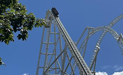 Τρενάκι τρόμου... κυριολεκτικά στη Βρετανία: Βαγόνι rollercoaster κόλλησε για μια ώρα στα 72 μέτρα