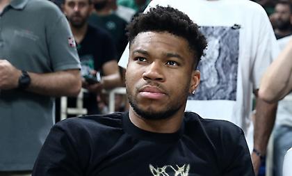 Γιάννης Αντετοκούνμπο: «Σε ευχαριστώ που είσαι πάντα εκεί για μένα μπαμπά»