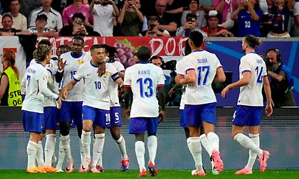 Άνοιξε το σκορ κόντρα στην Αυστρία μετά από μαγική ενέργεια Εμπαπέ και αυτογκόλ του Βέμπερ η Γαλλία