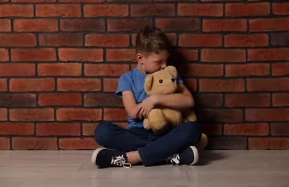 Θεσσαλονίκη: Συνελήφθη 26χρονη - Κλείδωσε τον 7χρονο γιό της στο διαμέρισμά τους και έφυγε