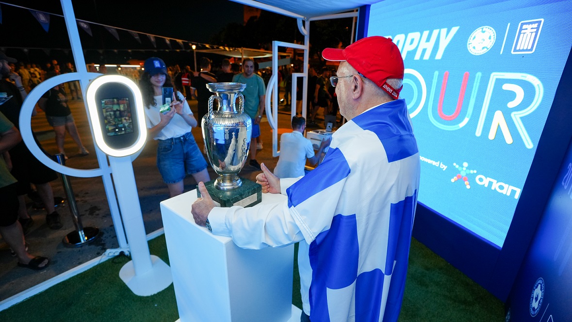 Ενθουσιασμός και συγκίνηση στο Trophy Tour Powered by OPAP  που «ταξίδεψε» στην Ελλάδα