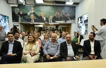 Βαρύ το κλίμα στο ΠΑΣΟΚ: Ποιοι ζητάνε αλλαγή ηγεσίας - Θέλουν εκλογές το συντομότερο