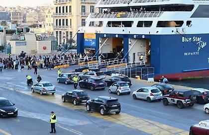 Τριήμερο Αγίου Πνεύματος: Αυξημένη η έξοδος των εκδρομέων από τα λιμάνια της Αττικής