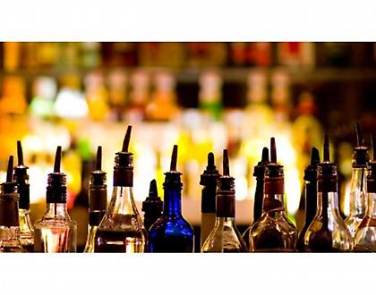 Ινδία: Στους 54 οι νεκροί από το πιο πρόσφατο περιστατικό κατανάλωσης νοθευμένου αλκοόλ