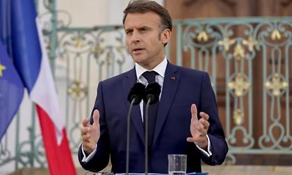 Γαλλία: Ο Μακρόν αποκλείει το ενδεχόμενο παραίτησής του, όποιο και αν είναι το αποτέλεσμα των εκλογών