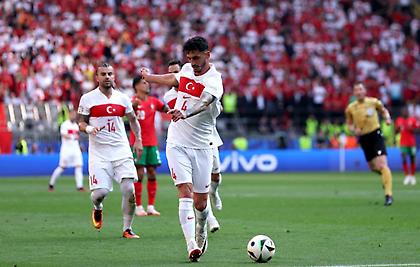 «Κάλυψε» τον Ακαϊντίν ο Μοντέλα: «Κακή τύχη, μπορεί να συμβεί»