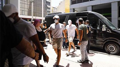 Φωτιά στην Υδρα: Τι δείχνουν οι έρευνες στο σκάφος – Την Τετάρτη απολογούνται οι συλληφθέντες