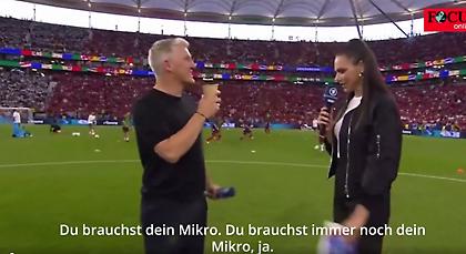 Epic fail: Ο Σβαϊνστάιγκερ μίλησε στον… καφέ του αντί για το μικρόφωνο