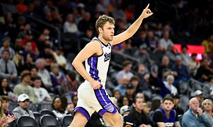 Τα δεδομένα για Βεζένκοφ: Τι σημαίνει η ανταλλαγή του στους Ράπτορς